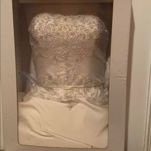Wedding dress